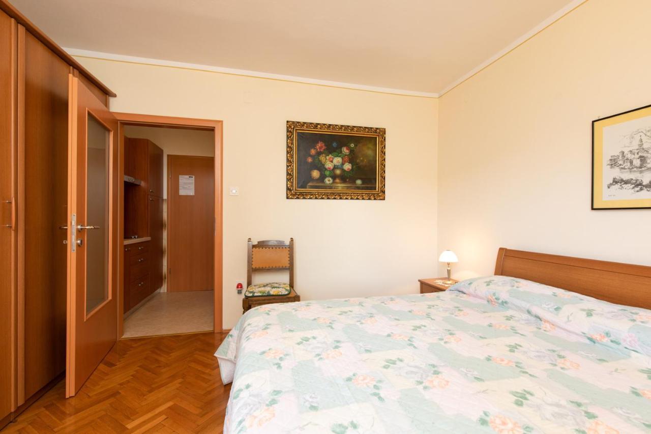 Apartments Spanjic Krk Town Eksteriør bilde