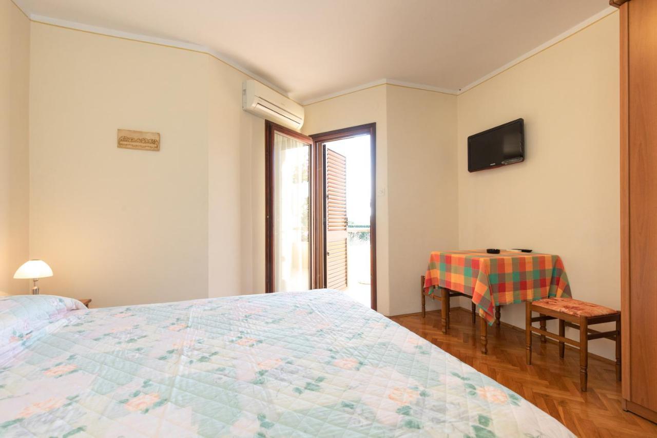 Apartments Spanjic Krk Town Eksteriør bilde