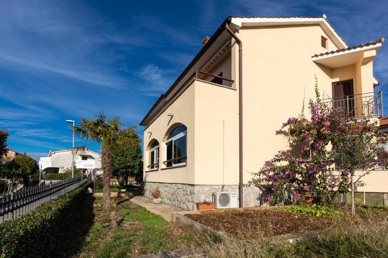 Apartments Spanjic Krk Town Eksteriør bilde